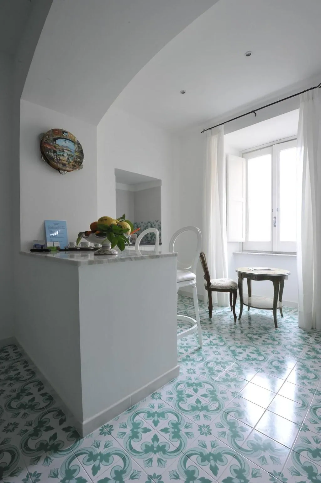 Room, Surriento Suites, Naples