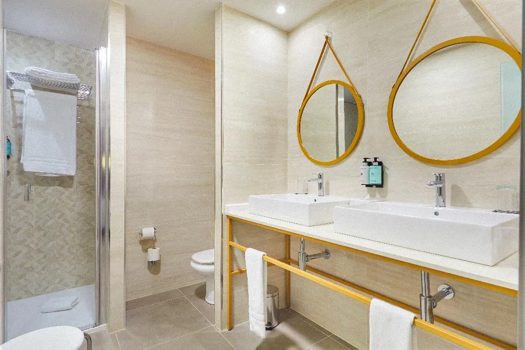 SUITE WITH TERRACE Room, Hesperia Sevilla, Seville