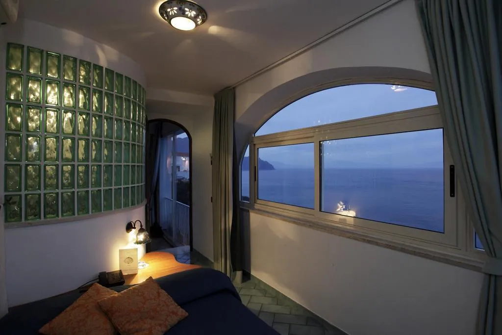 General view, Hotel La Ninfa, Naples