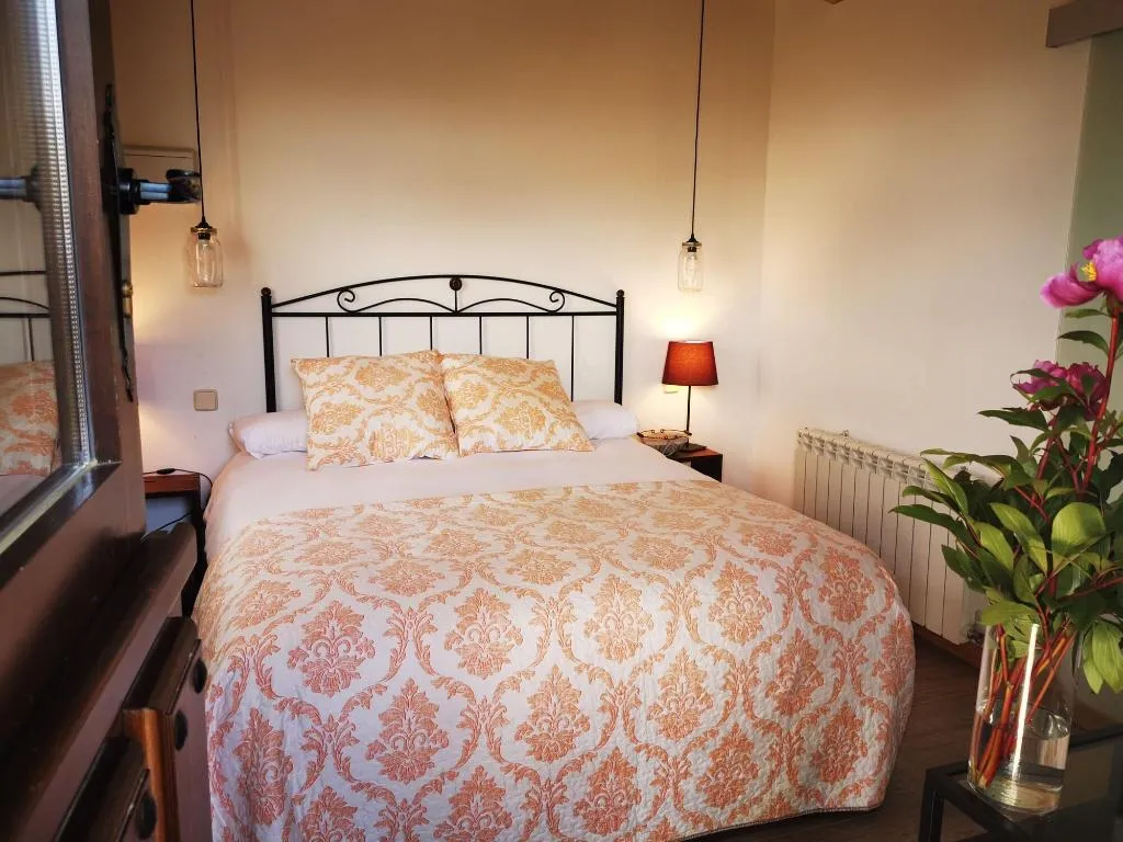 Room, Huerto San Antonio, Madrid