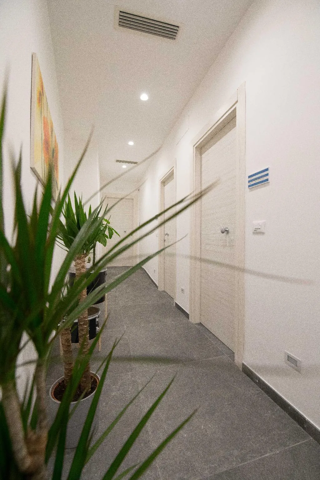 Lobby, Quattro Briganti, Naples