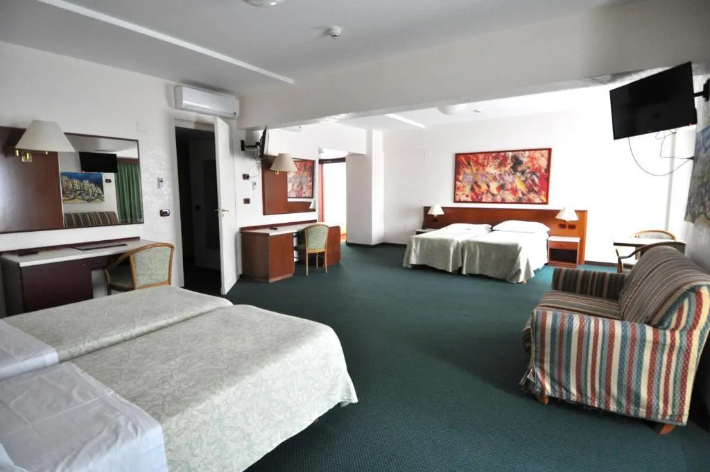 QUADRUPLE STANDARD Room, Splendid Hotel La Torre, Palermo