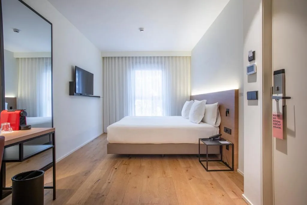 DOUBLE BASIC Room, Paxton Barcelona, Barcelona