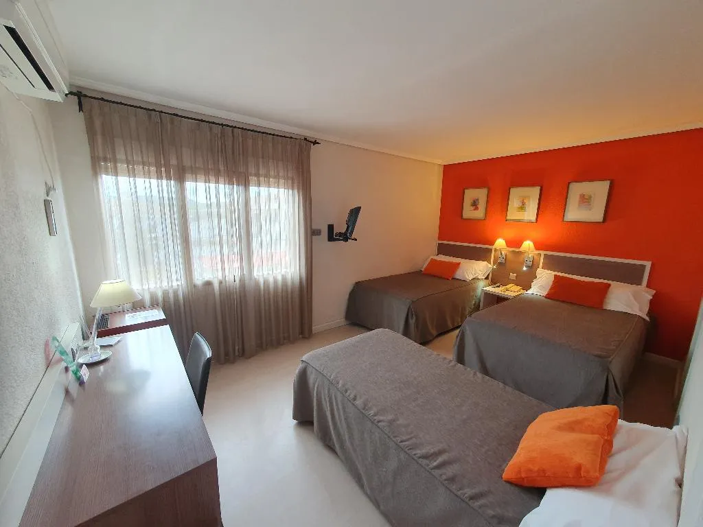 TRIPLE STANDARD Room, La Carreta, Valencia