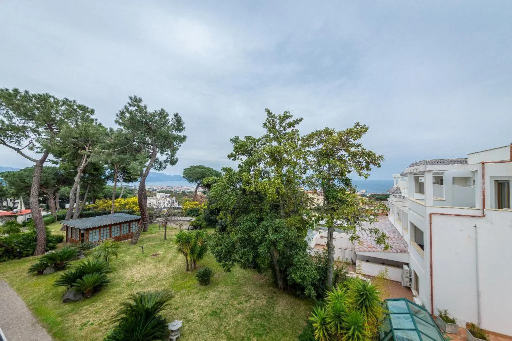 Double or Twin SEA VIEW Room, Sakura Hotel, Naples