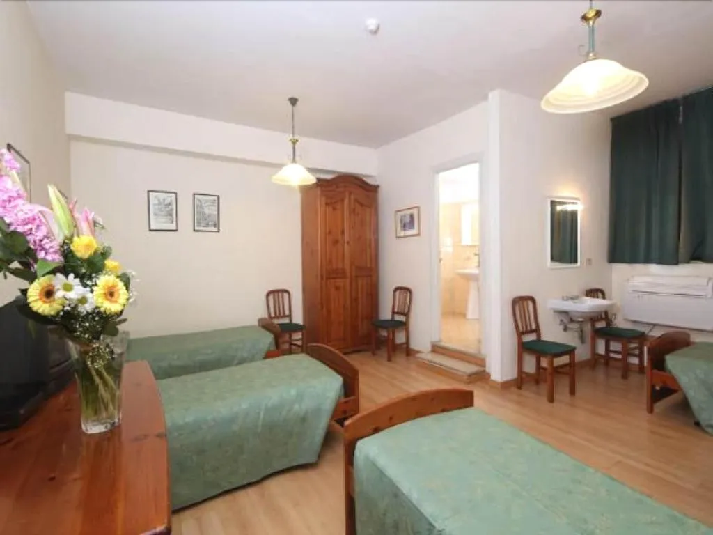 Room, Santa Francesca Romana a Ponte Rotto - Casa per Fe, Rome