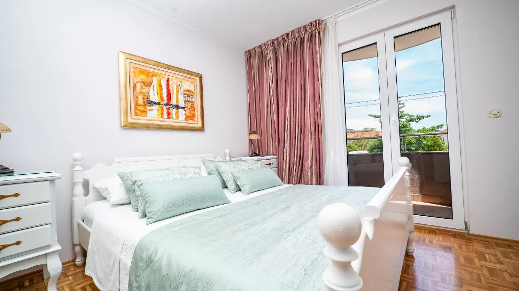 APARTMENT CAPACITY 4 TWO BEDROOMS Room, Villa Rustica Dalmatia, Split