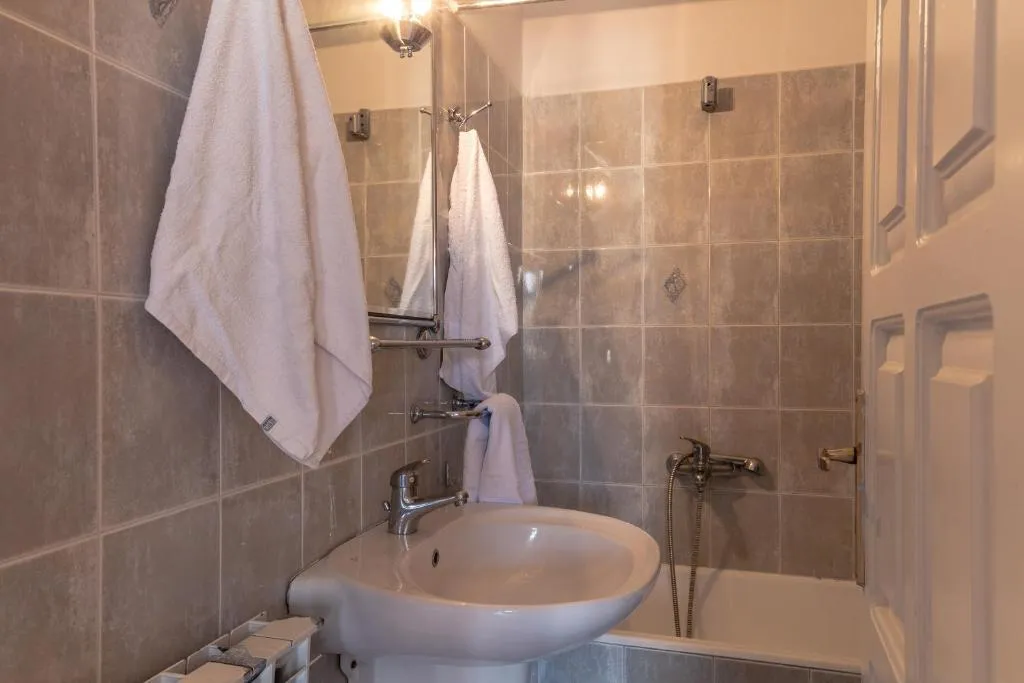 APARTMENT TWO BEDROOMS Room, Yianna Hotel, Kefallinia