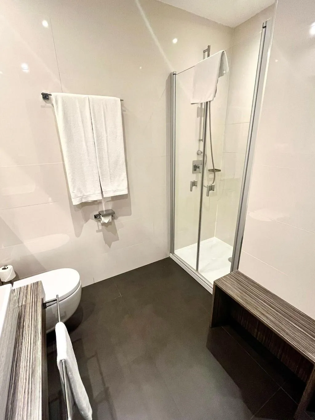 DOUBLE EXECUTIVE Room, Air Rooms Madrid by HelloSky, Madrid