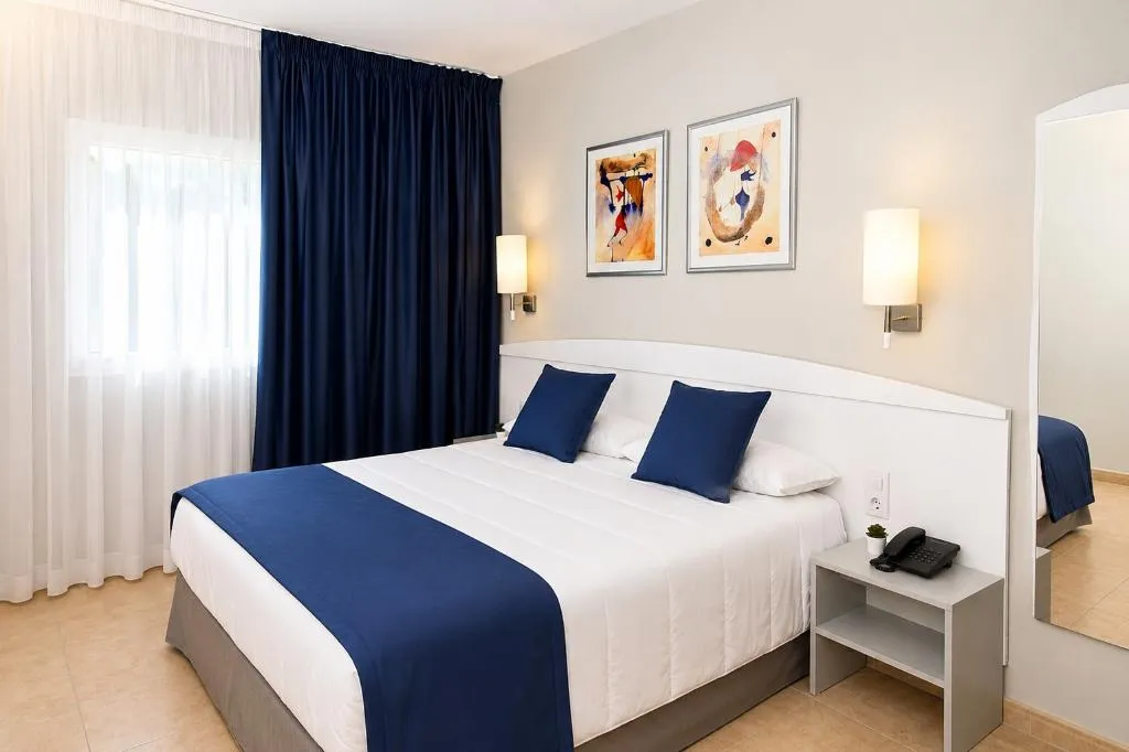 APARTMENT POOL VIEW ONE BEDROOM Room, SunClub Salou, Costa Dorada