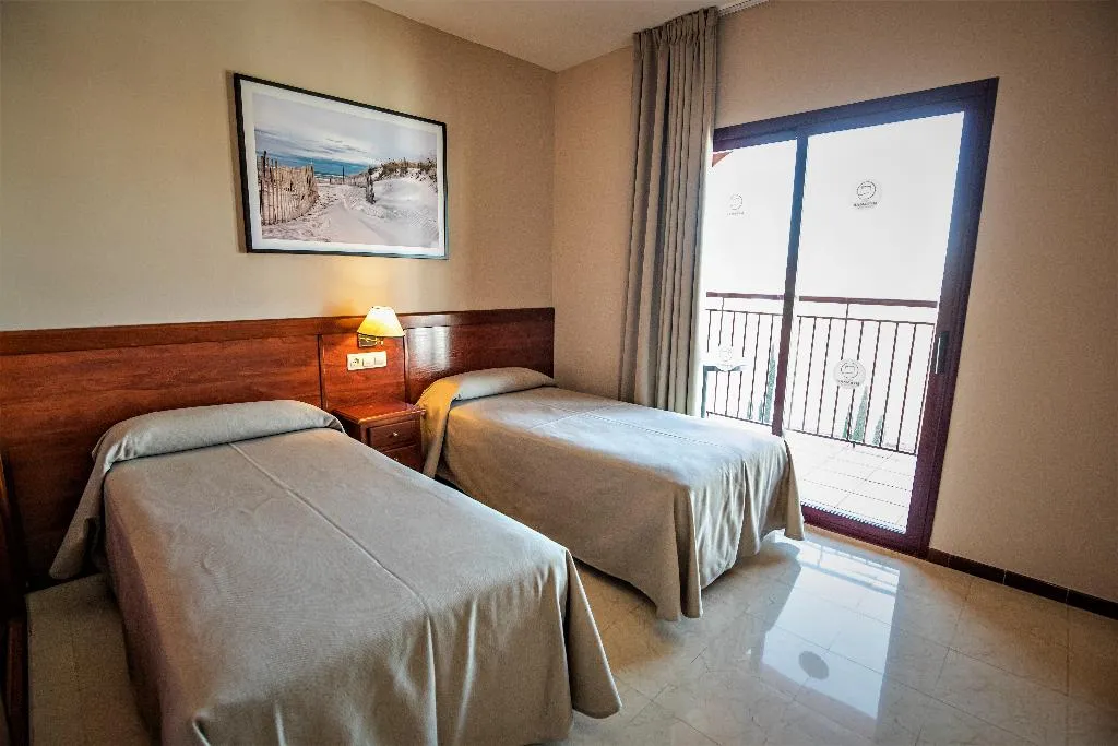 APARTMENT CAPACITY 6 TWO BEDROOMS Room, Ilunion Miramar, Costa Del Sol