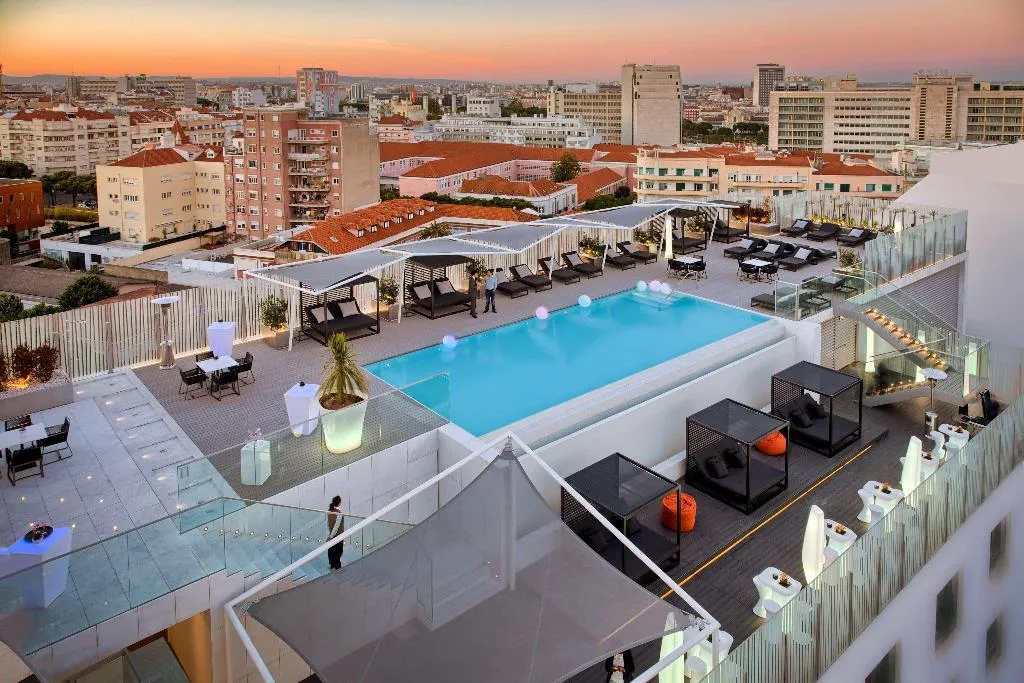 Pool, Epic SANA Lisboa, Lisbon