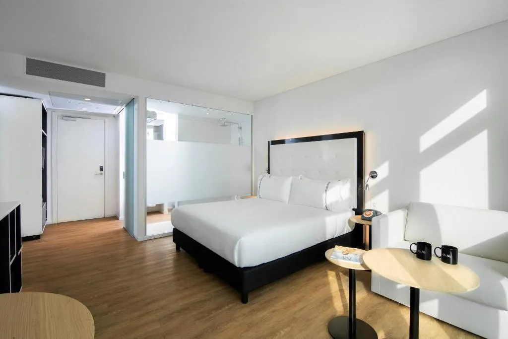 Room, Innside Milano Torre Galfa, Milan