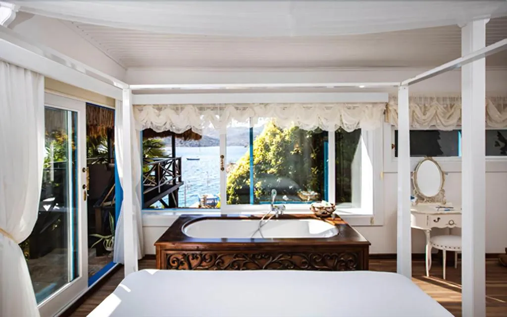 Room, Sabrina's Haus, Dalaman