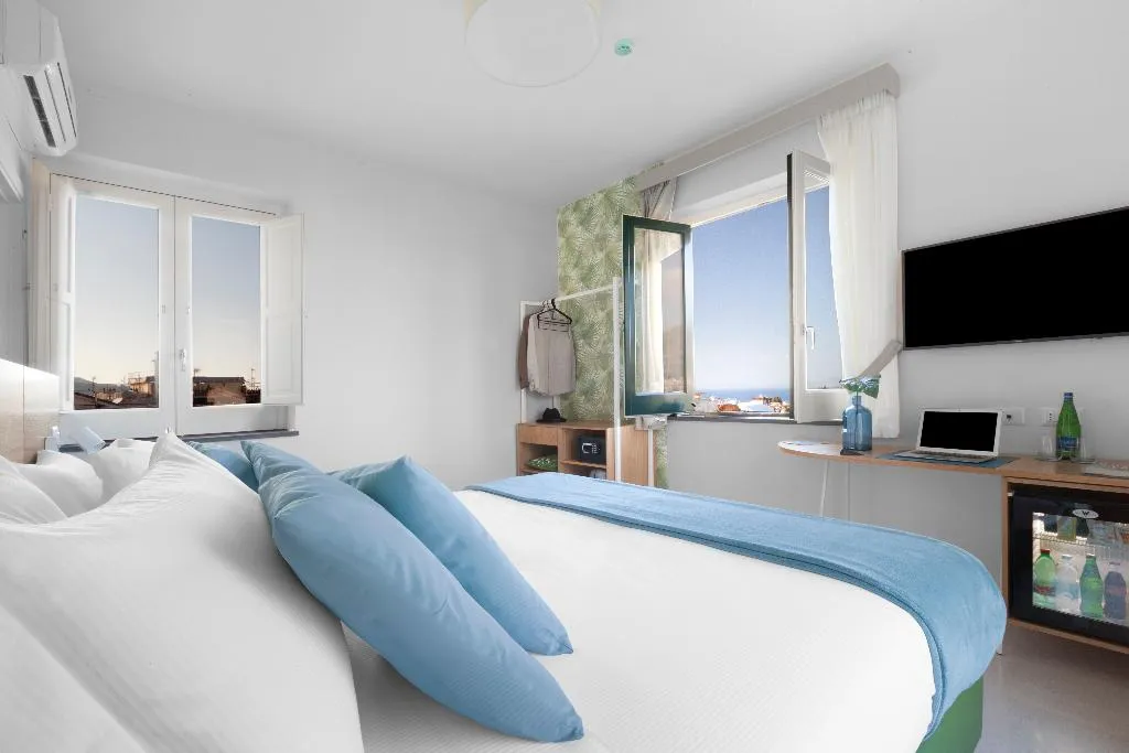 DOUBLE DELUXE WITH BALCONY Room, Unconventional Sorrento Coast, Naples