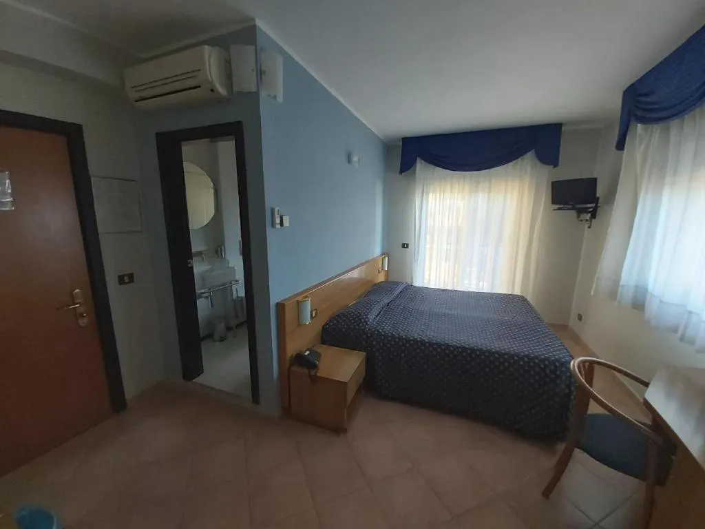 Room, Albergo Lachea, Catania