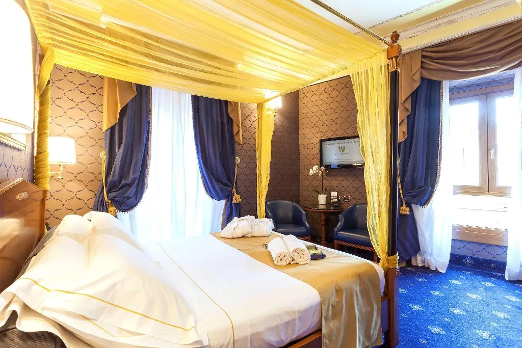 TRIPLE DELUXE Room, Hotel Manfredi Suite In Rome, Rome