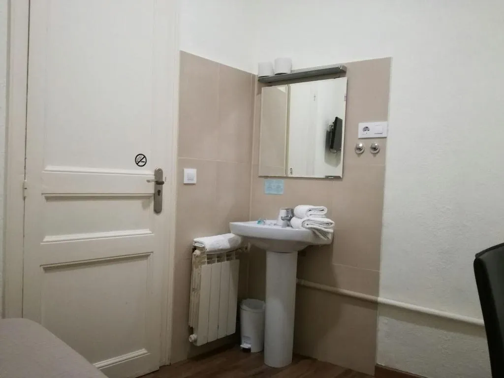 Room, Hostal Lesseps, Barcelona