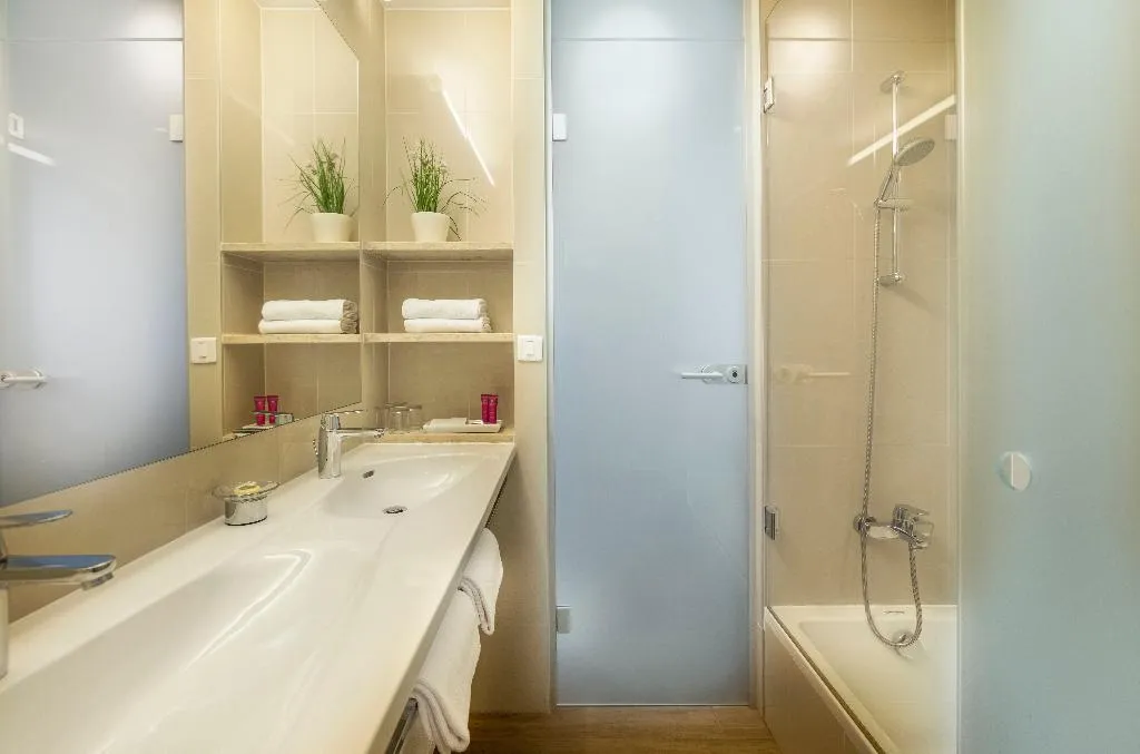VILLA SEA VIEW Room, Isabella Island Resort Valamar Collection 4*, Istria