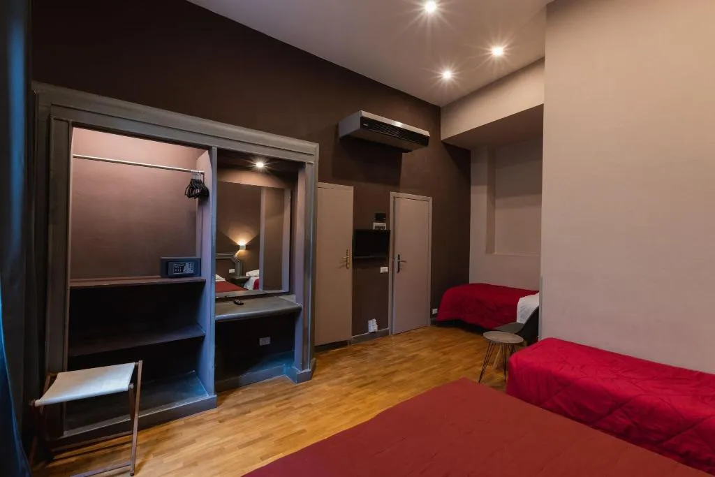 QUADRUPLE THREE BEDS Room, Unicorno, Florence