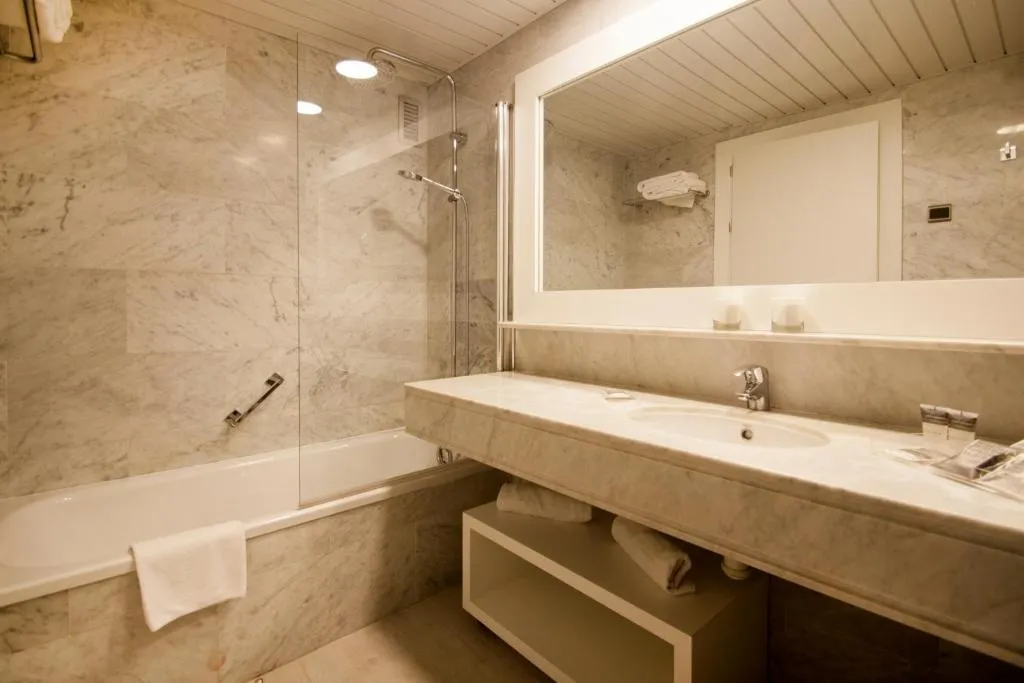 Double or Twin SUPERIOR MOUNTAIN VIEW Room, Catalonia Del Mar, Majorca