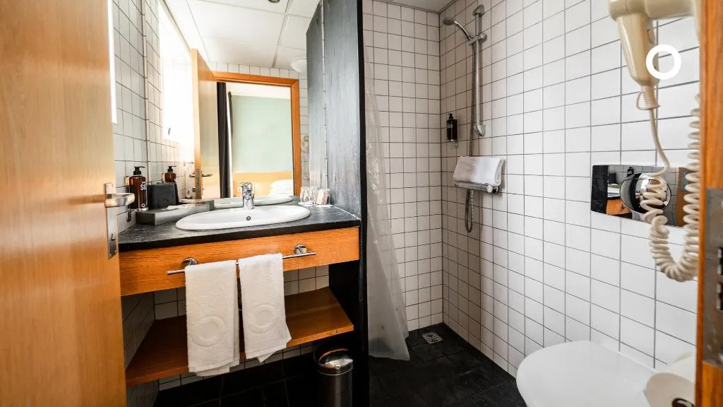 Double or Twin STANDARD Room, Center Hotels Klopp, Reykjavik