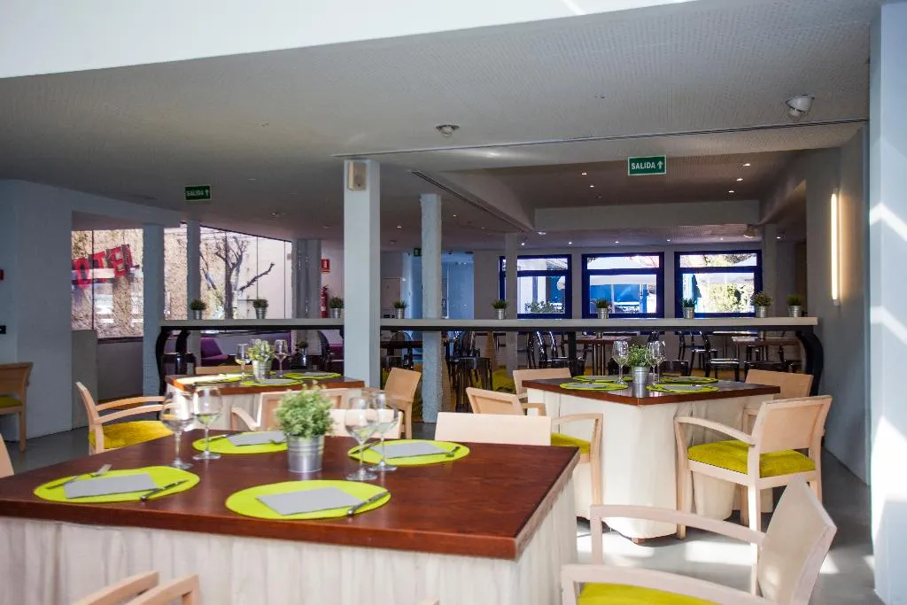 Restaurant, La Posada del Chaflan, Madrid