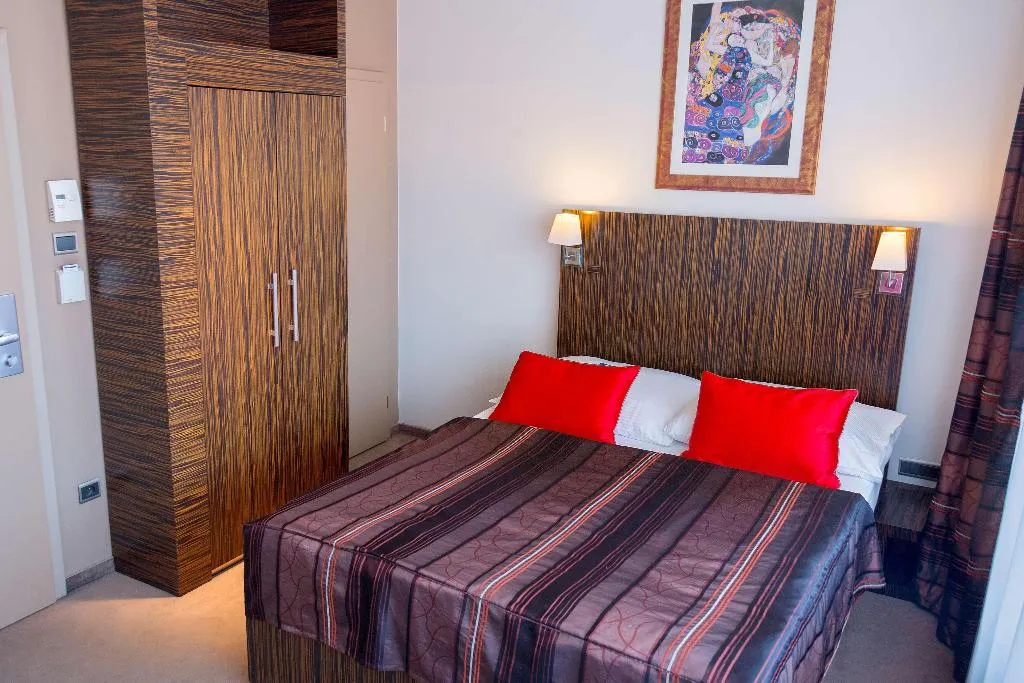 Room, EA Hotel Crystal Palace, Prague