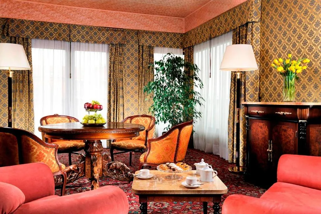 SUITE Presidential Room, Marriott Hotel Milan, Milan