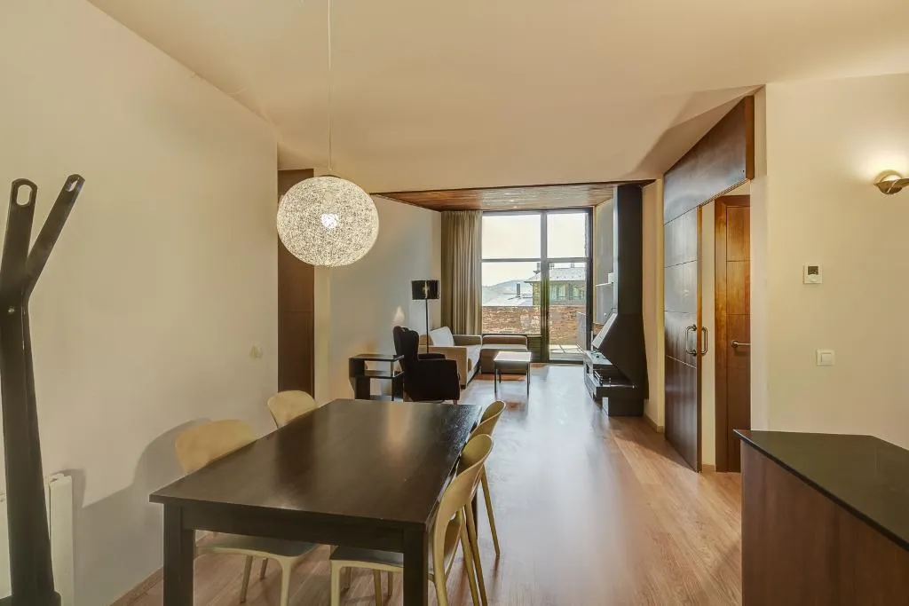APARTMENT THREE BEDROOMS ONE BATHROOM Room, Apartments Masella 1600  Turistics, Costa Brava