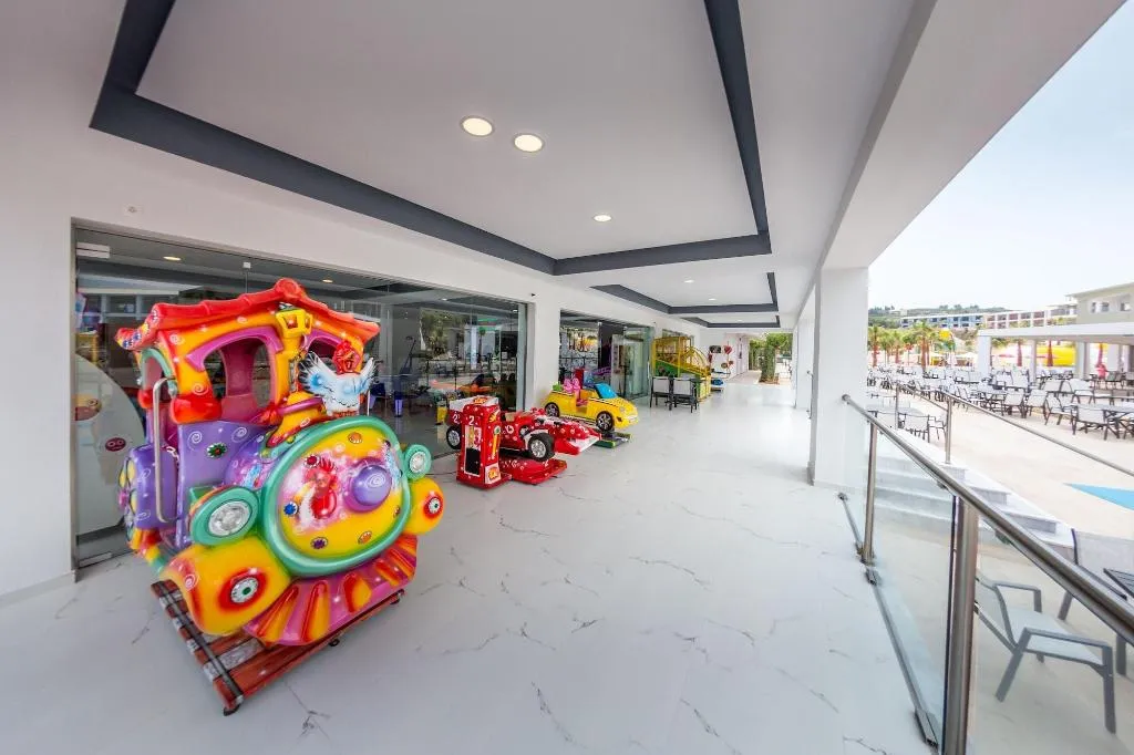 Sports and Entertainment, Caretta Paradise - All Inclusive, Zante