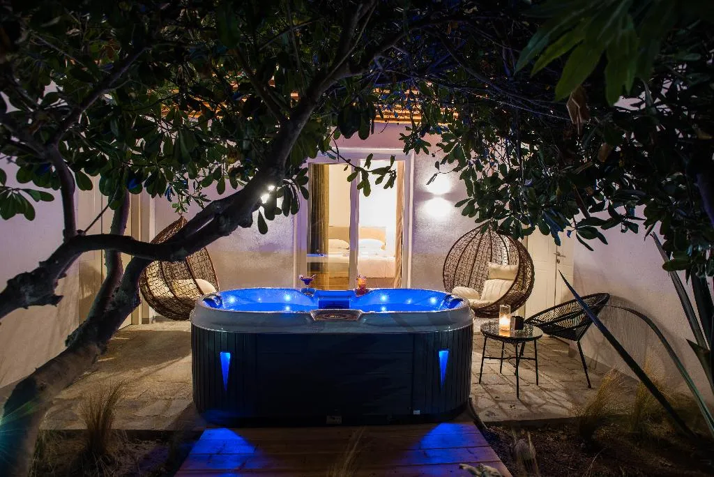 DOUBLE DELUXE WITH JACUZZI Room, Omnia Mykonos Boutique Hotel & Suites, Mykonos