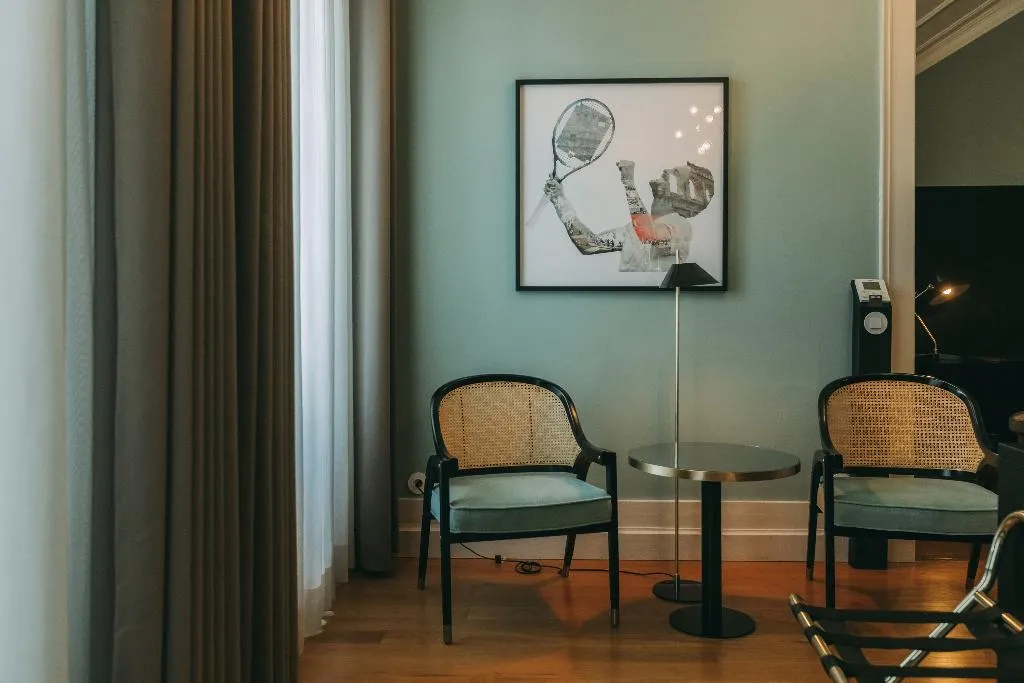 JUNIOR SUITE ONE BED Room, Torel Royal Court, Porto