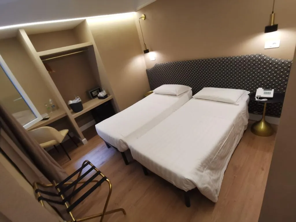 Double or Twin DELUXE Room, Fiori, Rome