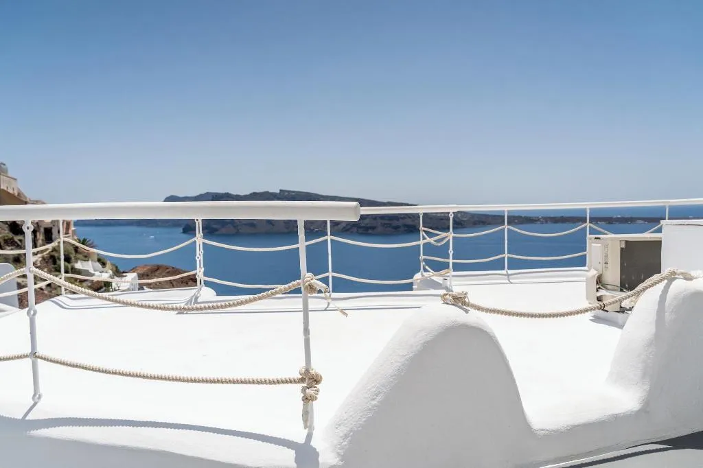 Room, Vogue Suites, Santorini