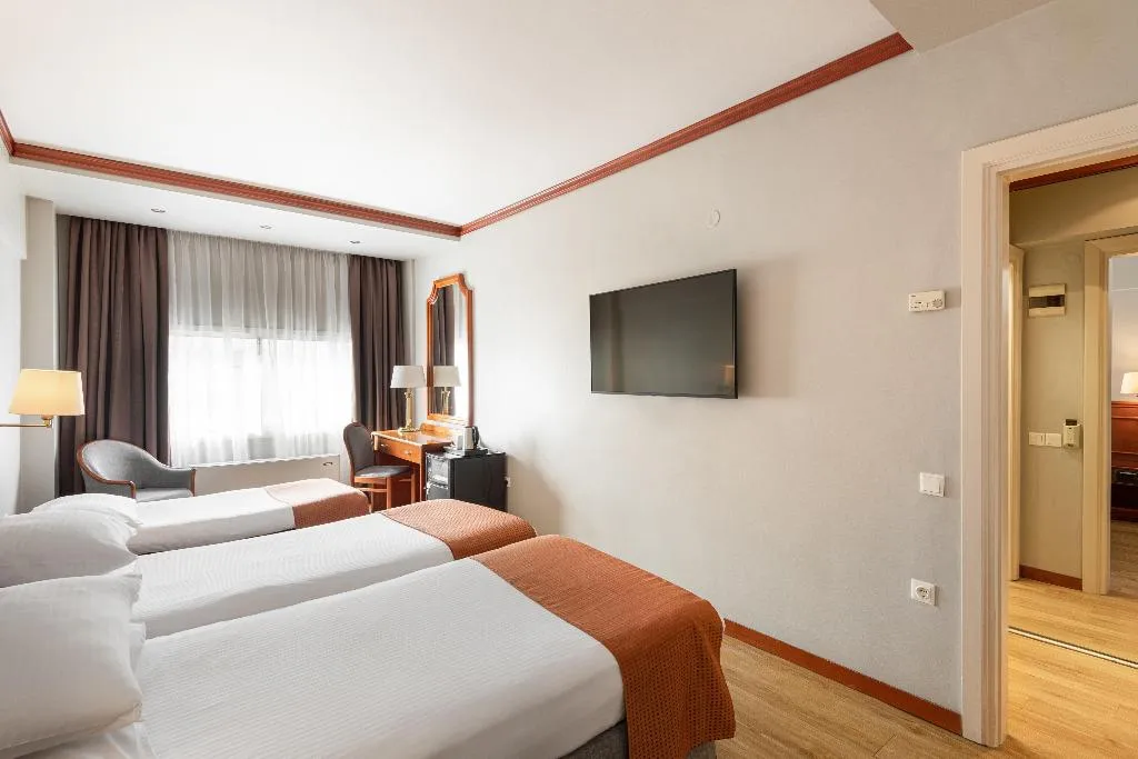 TWIN STANDARD Room, Holiday Inn Thessaloniki, Halkidiki