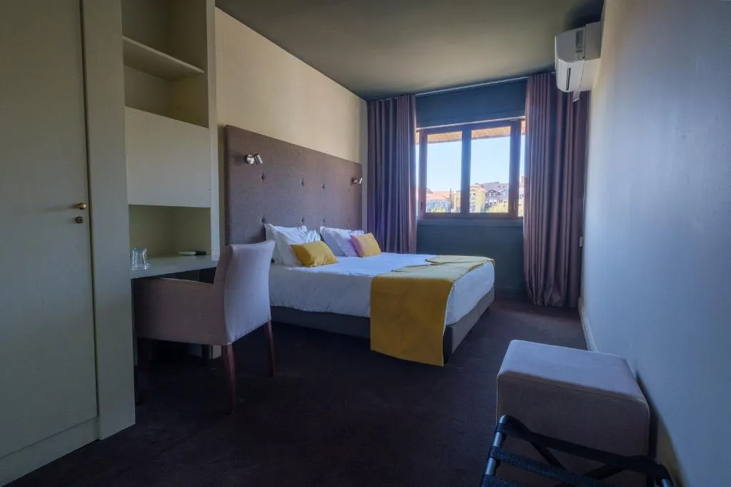 Double or Twin DELUXE Room, Vilar Oporto Hotel, Porto