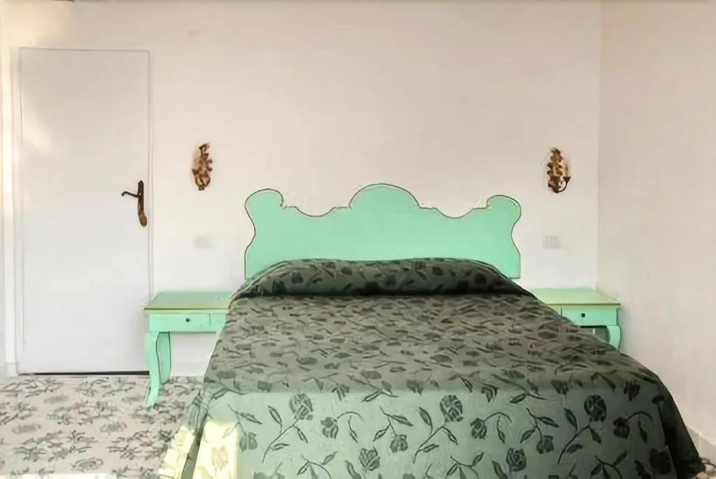 Room, La Maliosa D' Arienzo, Naples