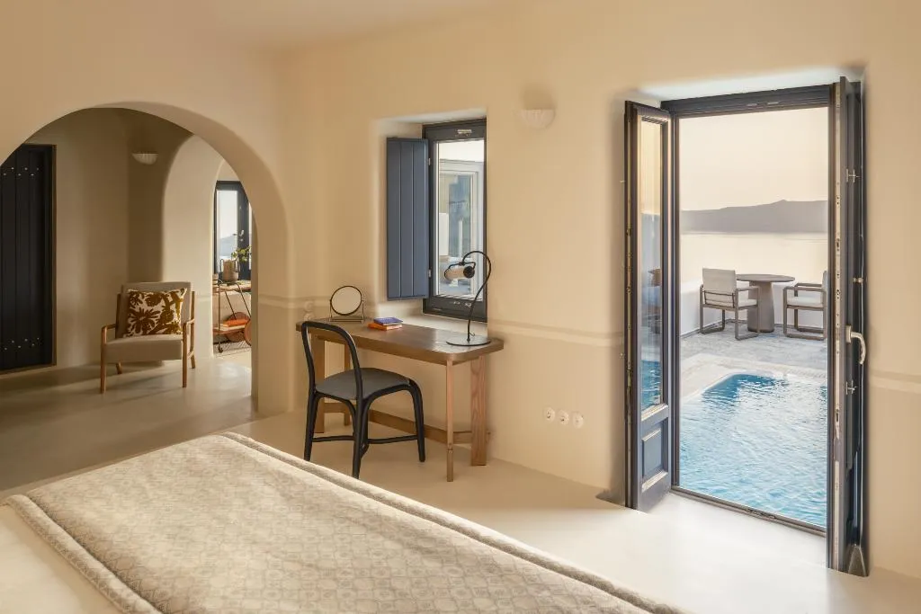 SUITE HONEYMOON Room, Homeric Poems, Santorini