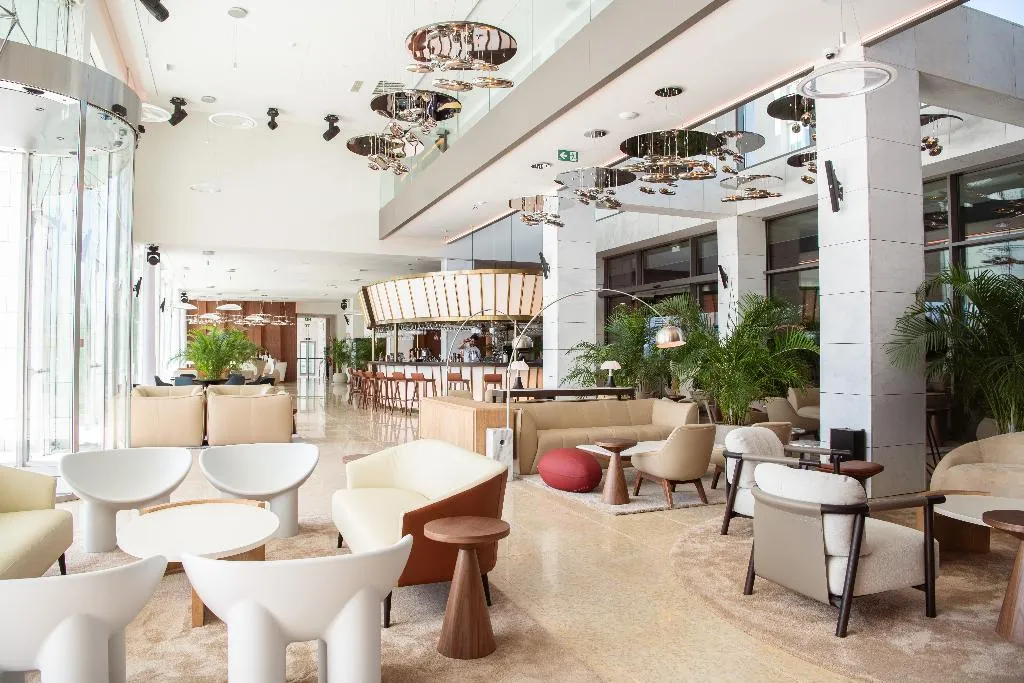 Lobby, Evolution Cascais-Estoril, Lisbon