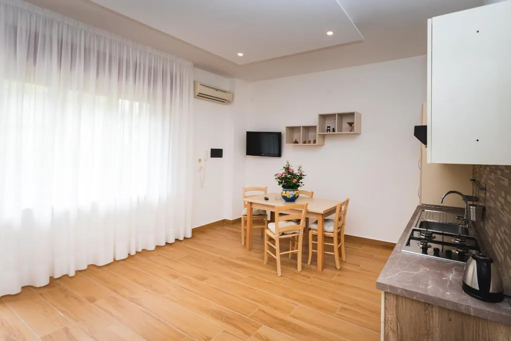 APARTMENT CAPACITY 2 ONE BEDROOM Room, Casa Vacanza San Pietro, Naples