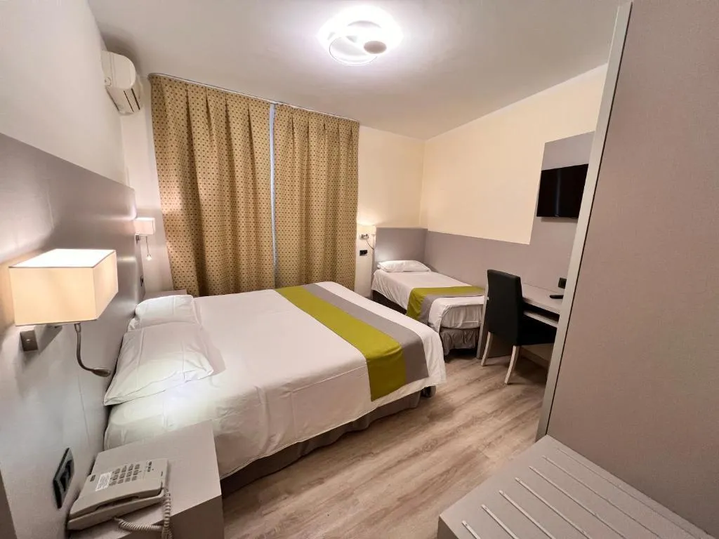 TRIPLE STANDARD Room, Hotel Aurora, Venice