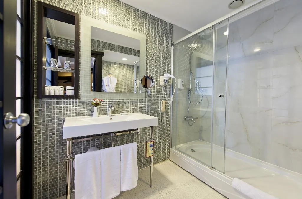 DOUBLE STANDARD Room, Limak Lara De Luxe Hotel & Resort, Antalya