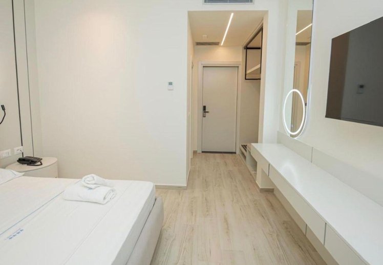 Laid Hotel, Kavaje