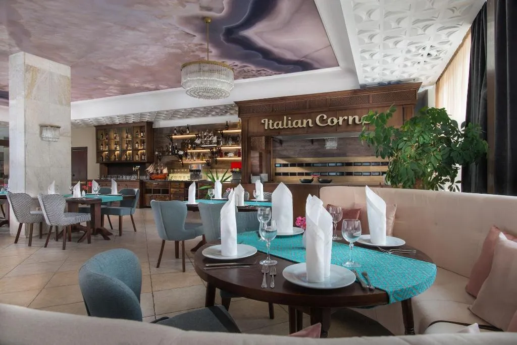 Restaurant, Palace Hotel-All Inclusive in Sunny Day Resort, Varna