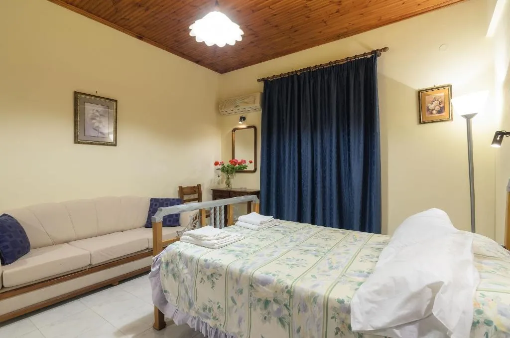 Room, Artemis Room, Zante