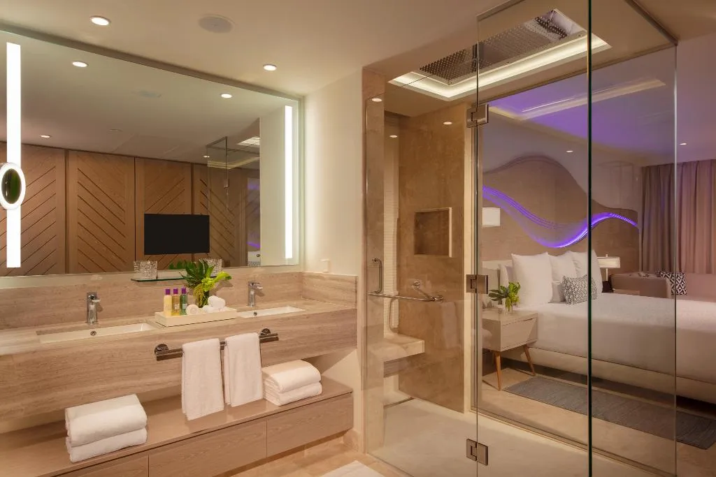 JUNIOR SUITE LAGOON VIEW Room, Breathless Cancun Soul Resort & Spa, Cancun Area