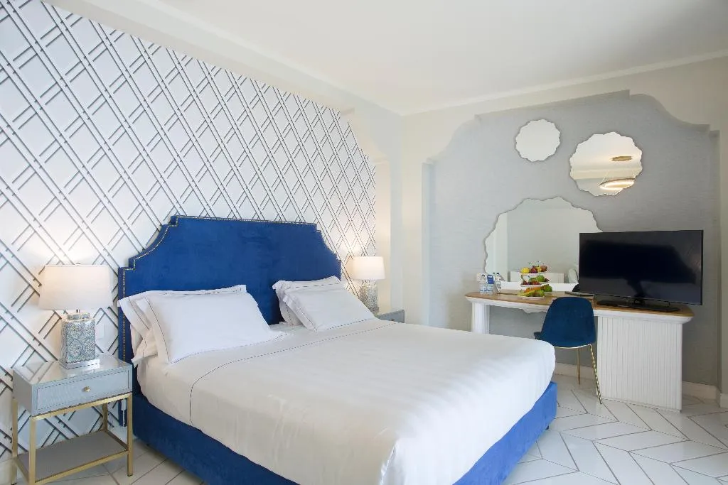 JUNIOR SUITE WITH JACUZZI WITH VIEWS Room, Hotel Club Due Torri, Naples