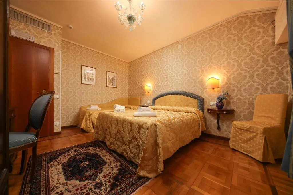 TRIPLE STANDARD Room, Da Bruno, Venice