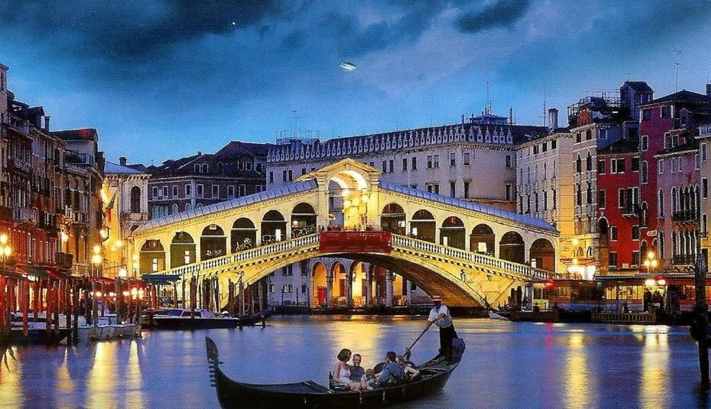 Sports and Entertainment, Hotel Austria, Venice